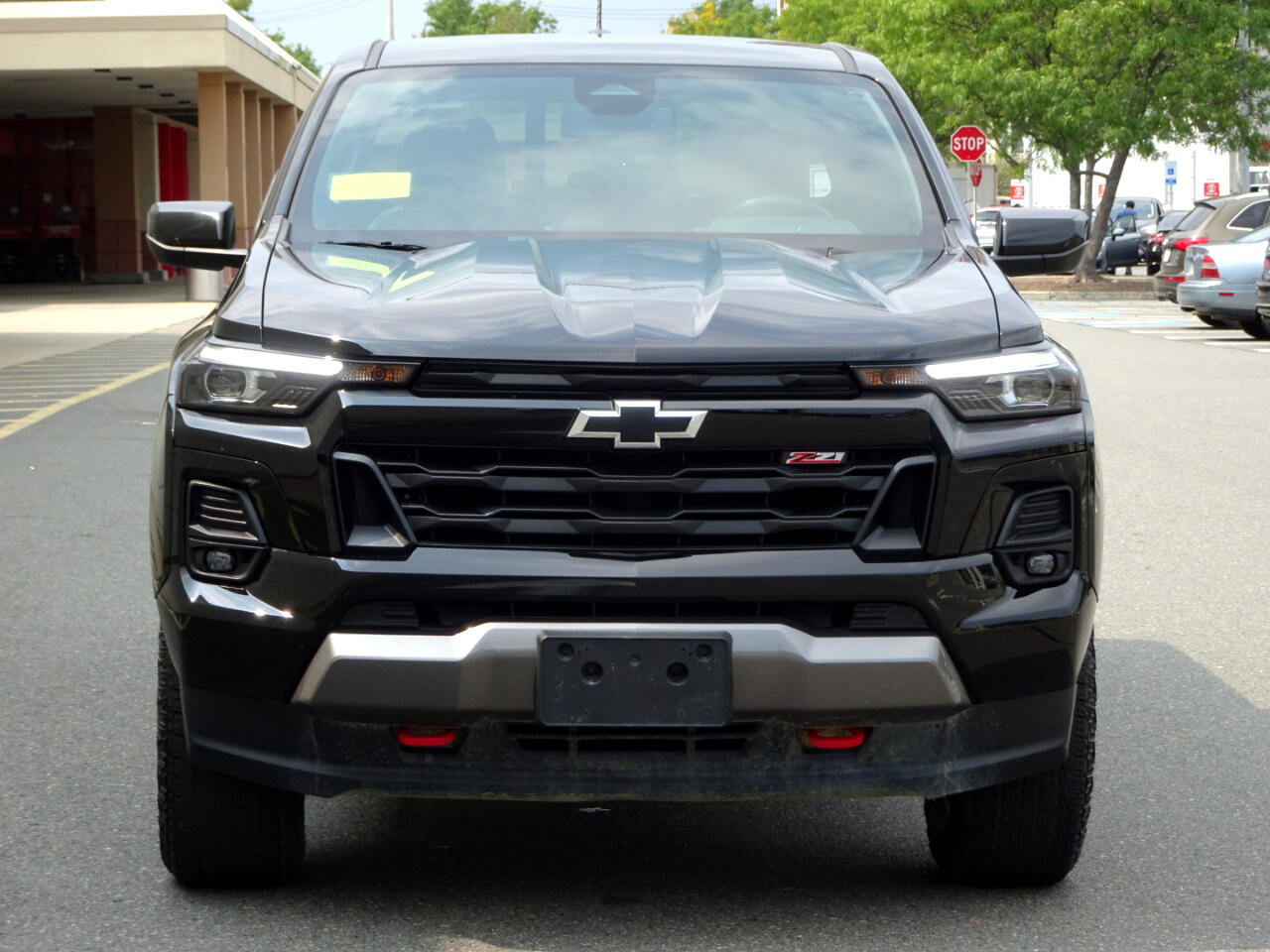 Used 2024 Chevrolet Colorado Z71 w/ Z71 Convenience Package 2 image 2