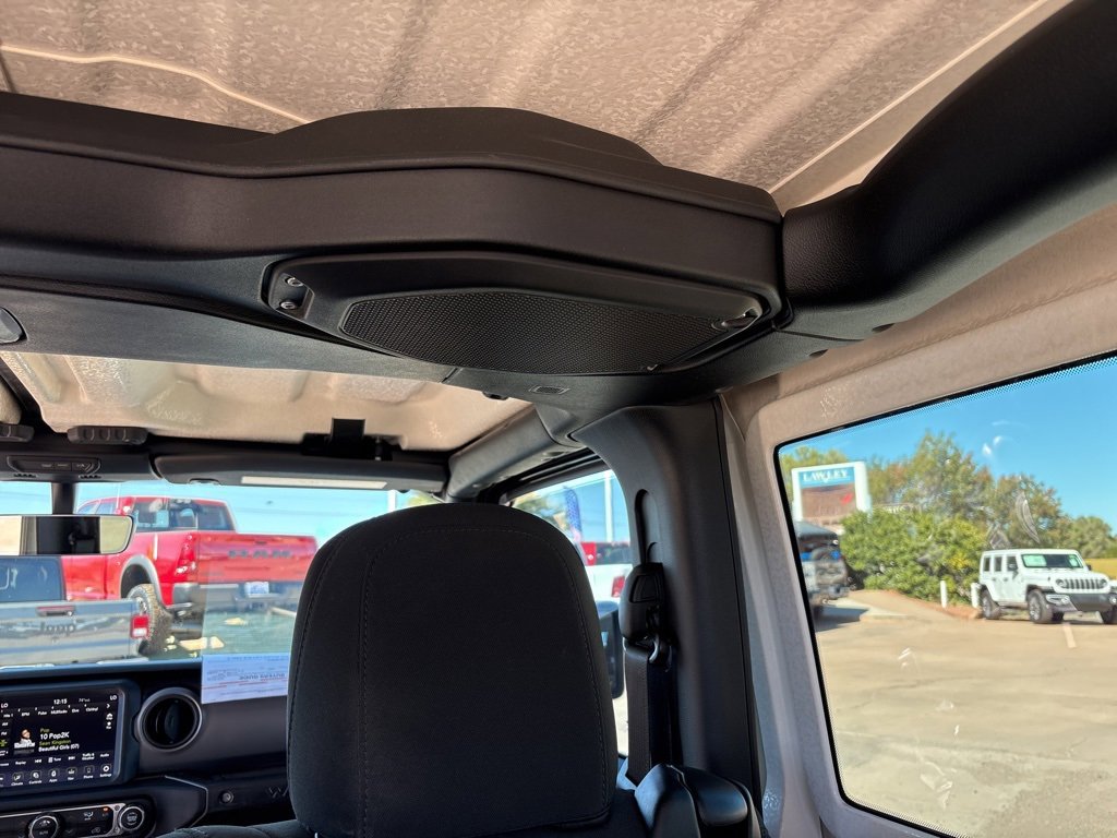 Certified 2021 Jeep Wrangler Willys image 33