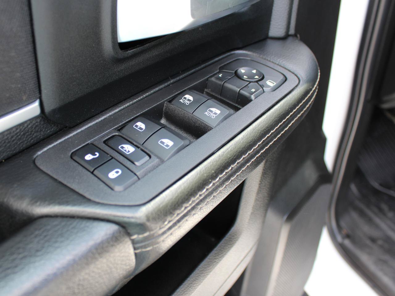 Used 2025 RAM 5500 4x4 Crew Cab image 37