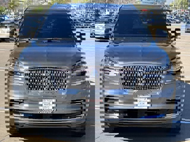 Used 2023 Lincoln Aviator Reserve w/ Equipment Group 201A image 8