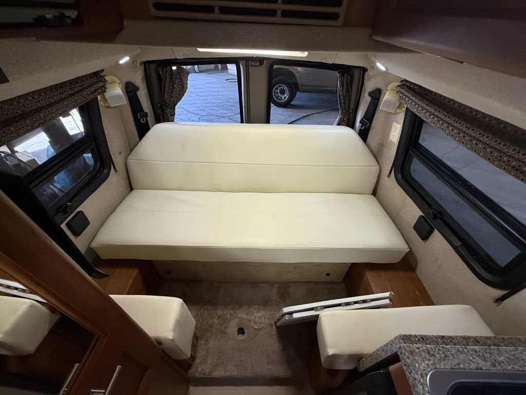 Used 2011 Chevrolet Express 2500 w/ Power Package RWD image 53