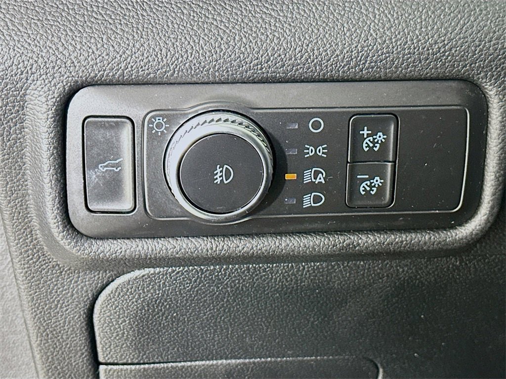Used 2020 Ford Explorer XLT w/ Equipment Group 202A image 13