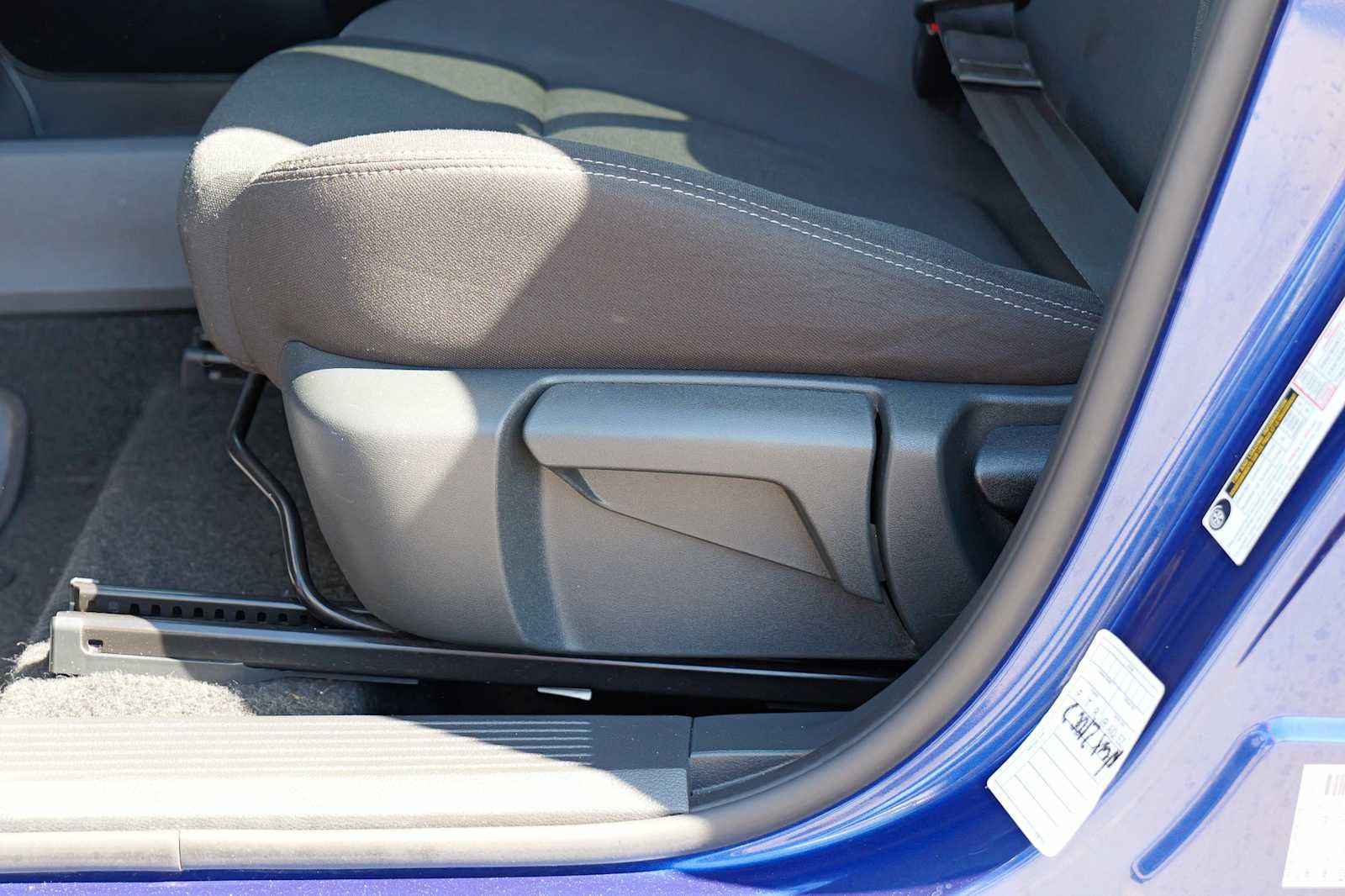 Used 2023 Nissan Rogue S image 21