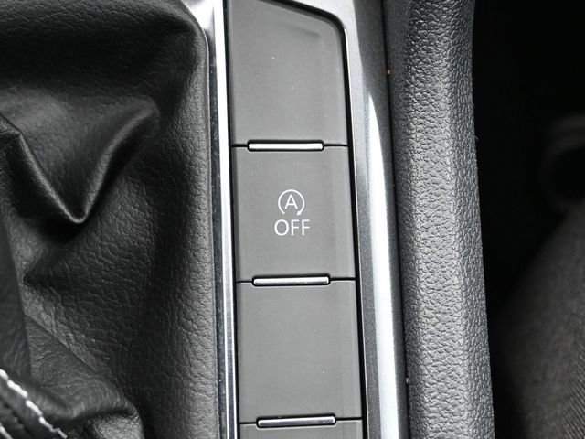 Used 2022 Volkswagen Tiguan S image 23