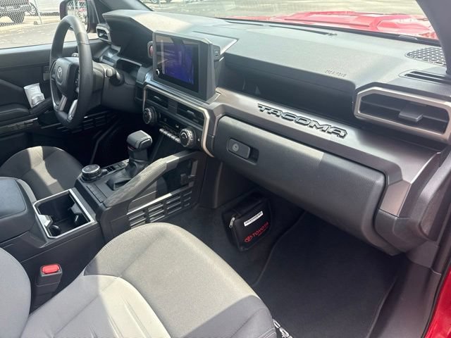 Used 2025 Toyota Tacoma TRD Sport AWD/4WD image 15
