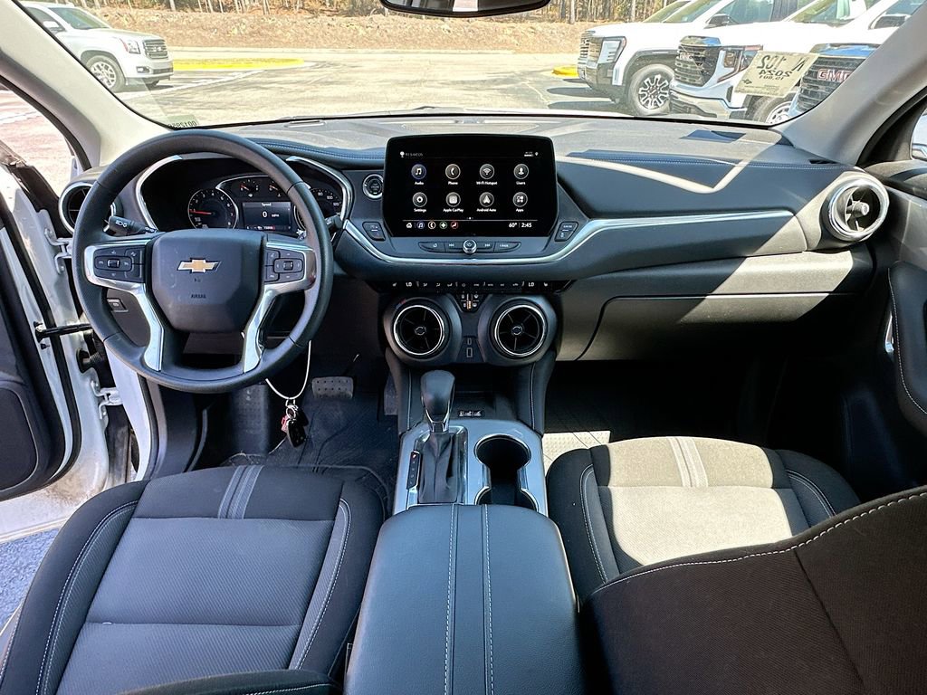 Used 2024 Chevrolet Blazer LT w/ Convenience Package image 3