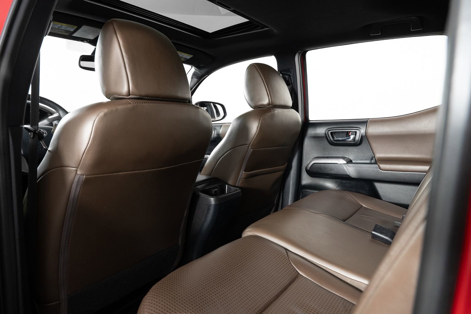 Used 2017 Toyota Tacoma Limited image 18