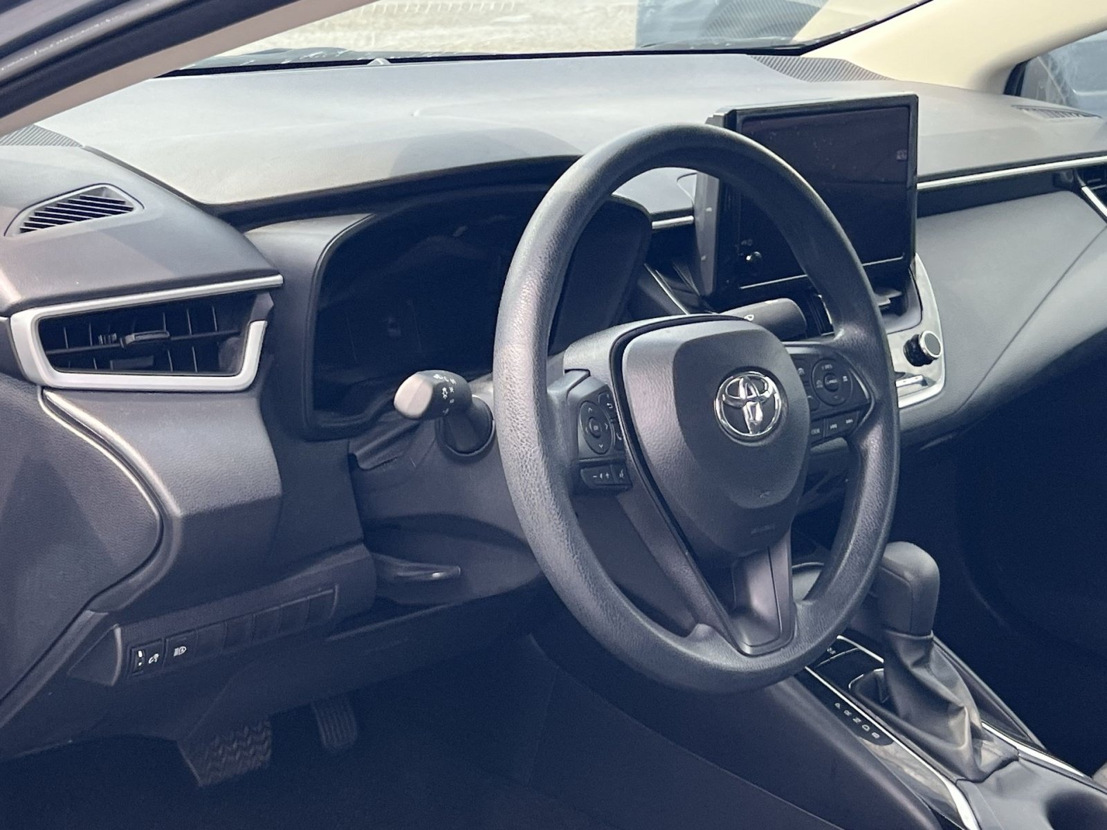 Used 2026 Toyota Corolla LE FWD image 14