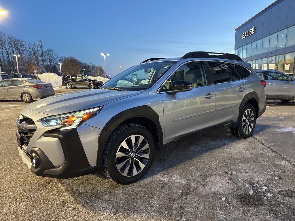 Used 2023 Subaru Outback Limited image 7