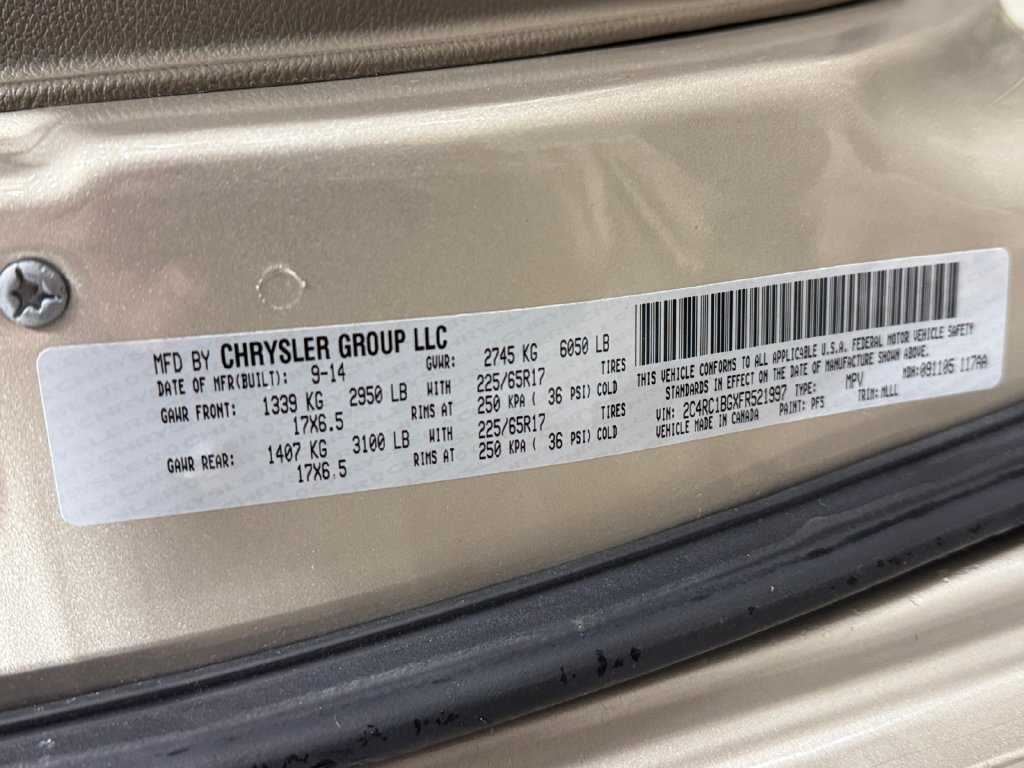 Used 2015 Chrysler Town & Country Touring w/ Driver Convenience Group FWD image 26