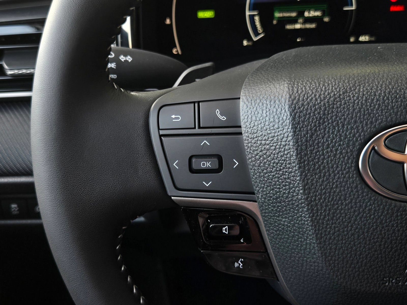Used 2026 Toyota Camry Hybrid FWD image 20