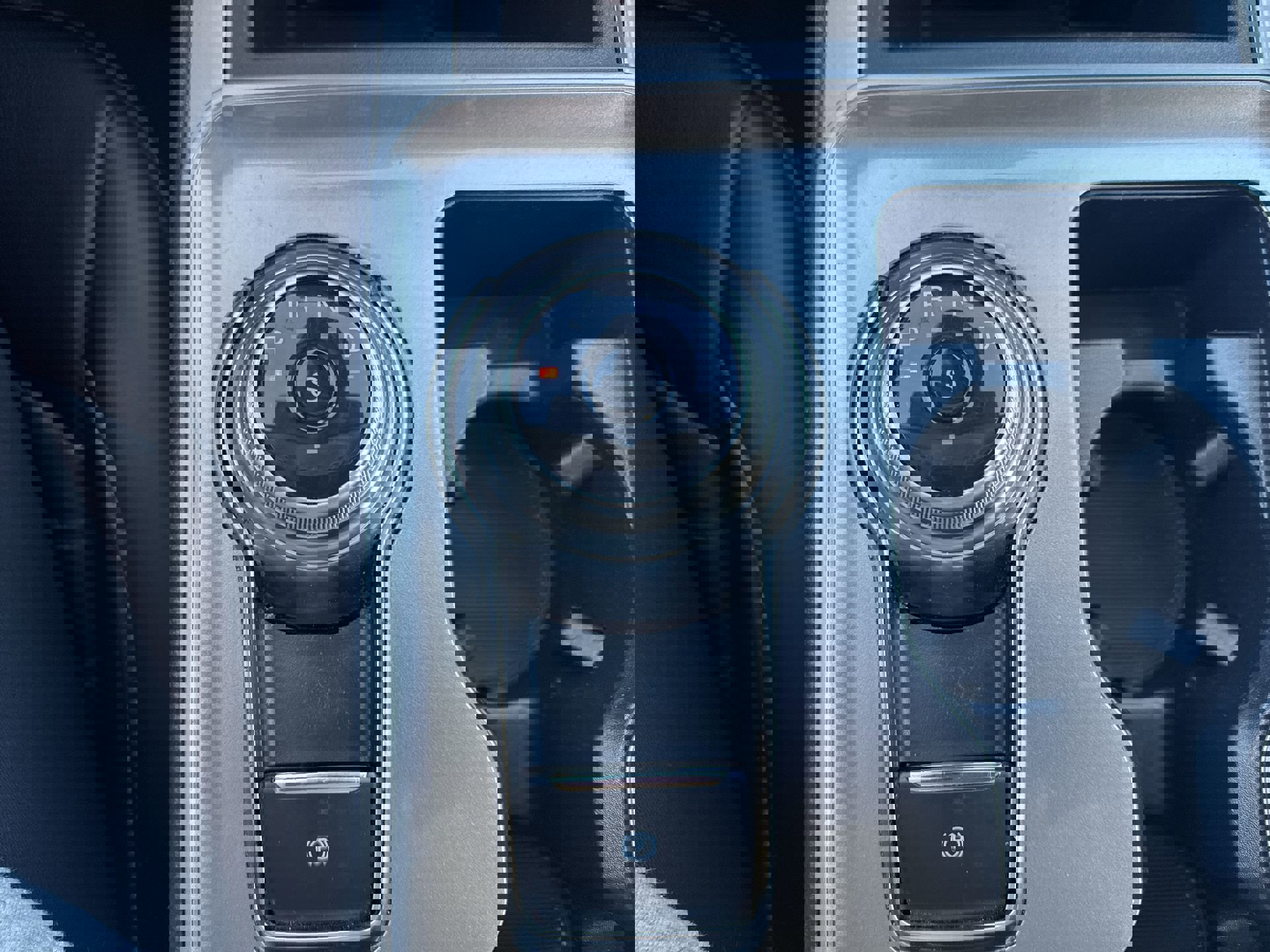 Used 2024 Ford Edge SEL image 19