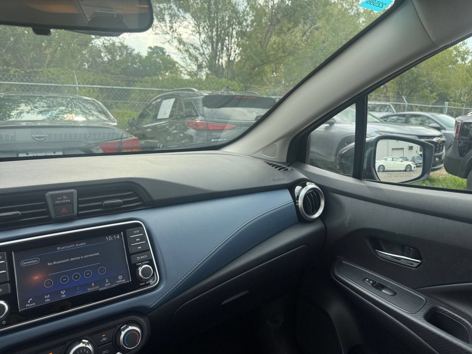 Used 2025 Nissan Versa SV FWD image 32