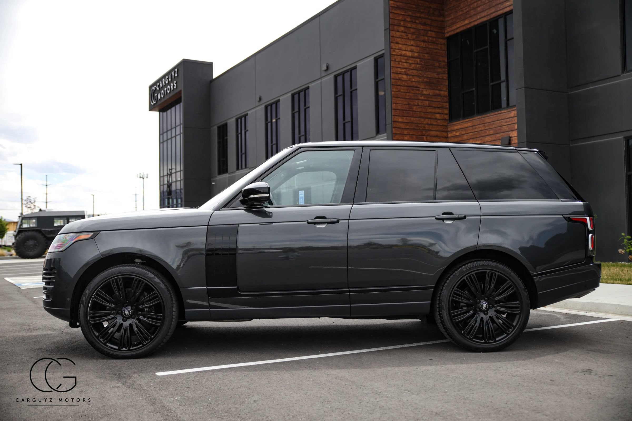 Used 2022 Land Rover Range Rover P525 Westminster Edition AWD/4WD image 9