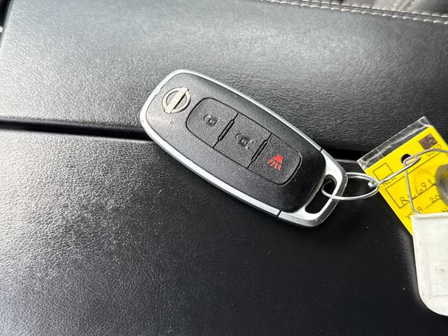 Used 2024 Nissan Rogue S AWD/4WD image 11