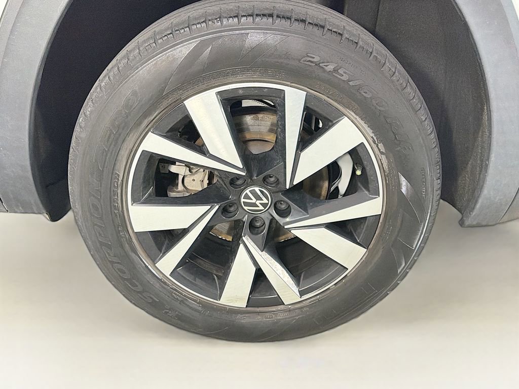 Used 2021 Volkswagen Atlas Cross Sport SE image 32