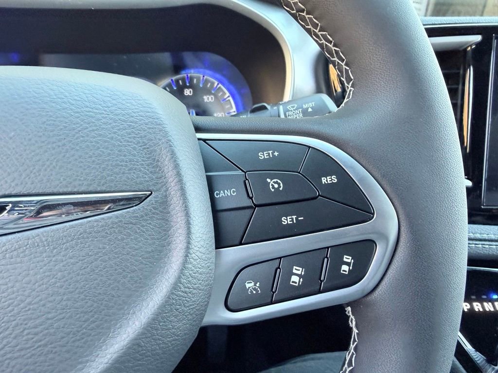 New 2026 Chrysler Pacifica Select image 12