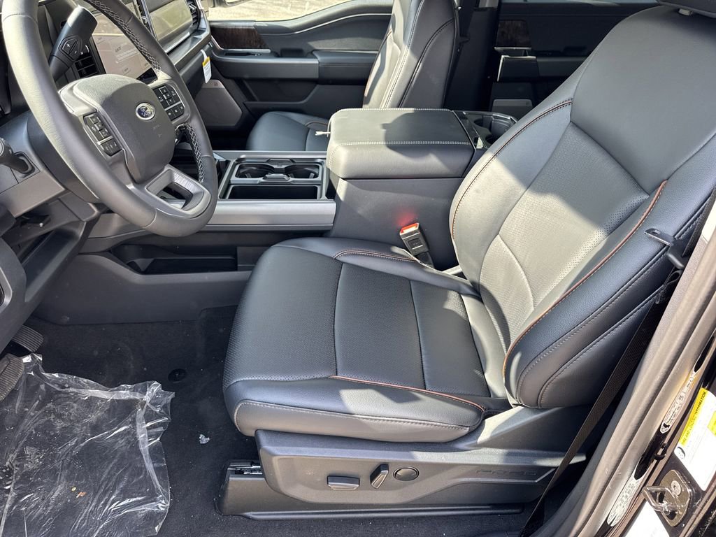 New 2026 Ford F250 Lariat w/ Black Appearance Package image 9