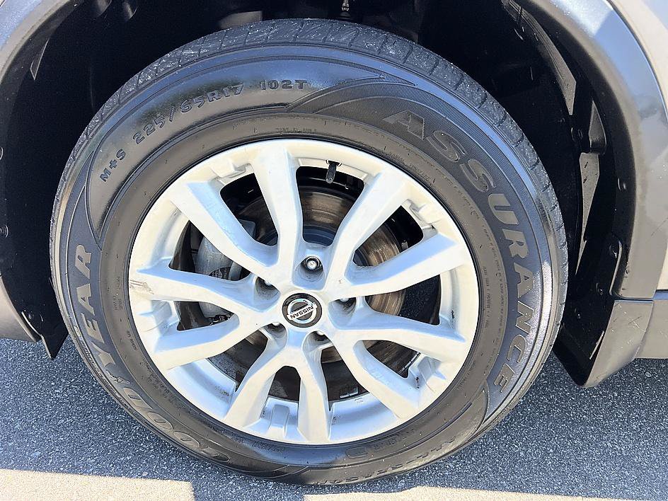 Used 2020 Nissan Rogue SV FWD image 9