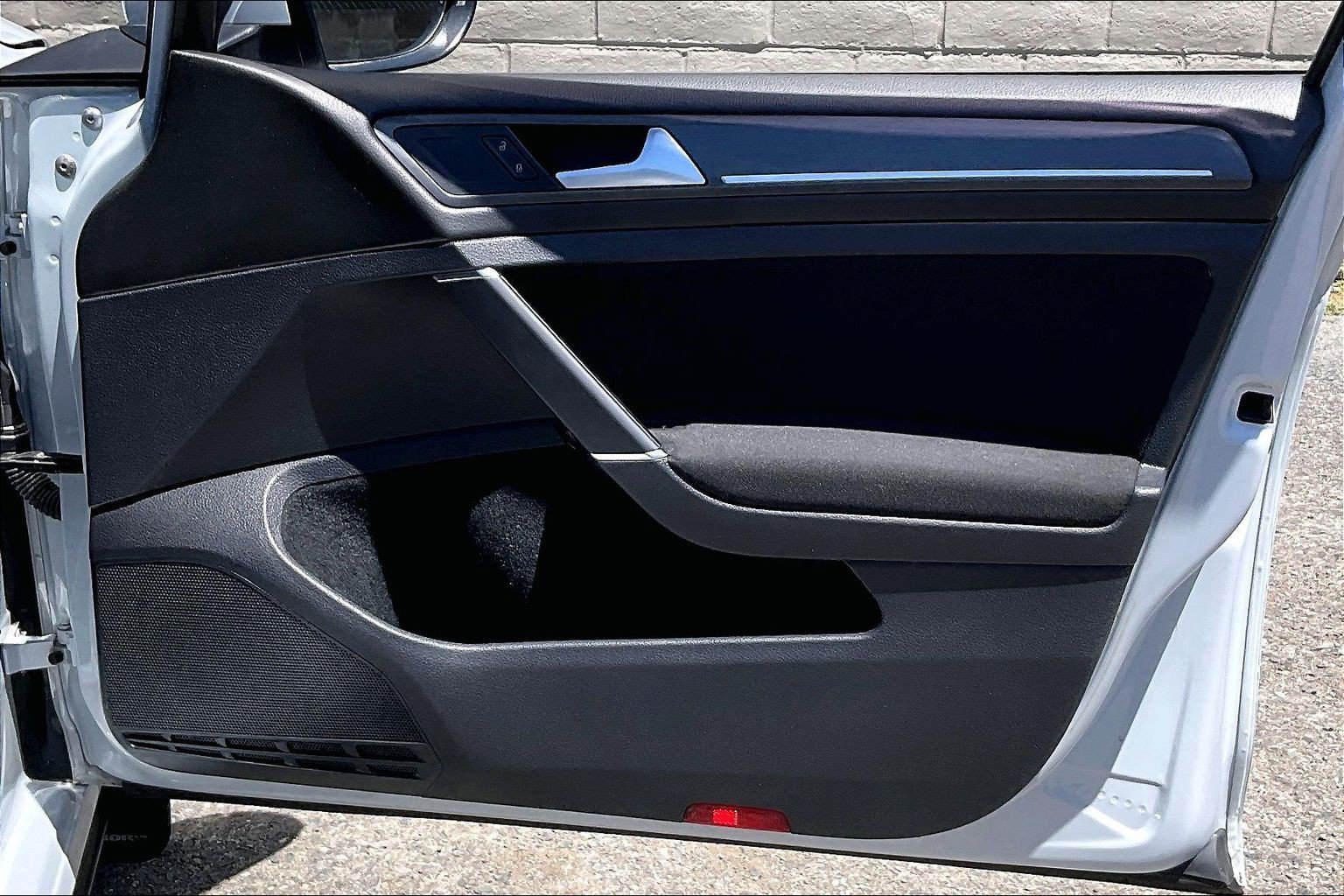 Used 2018 Volkswagen GTI SE FWD image 22