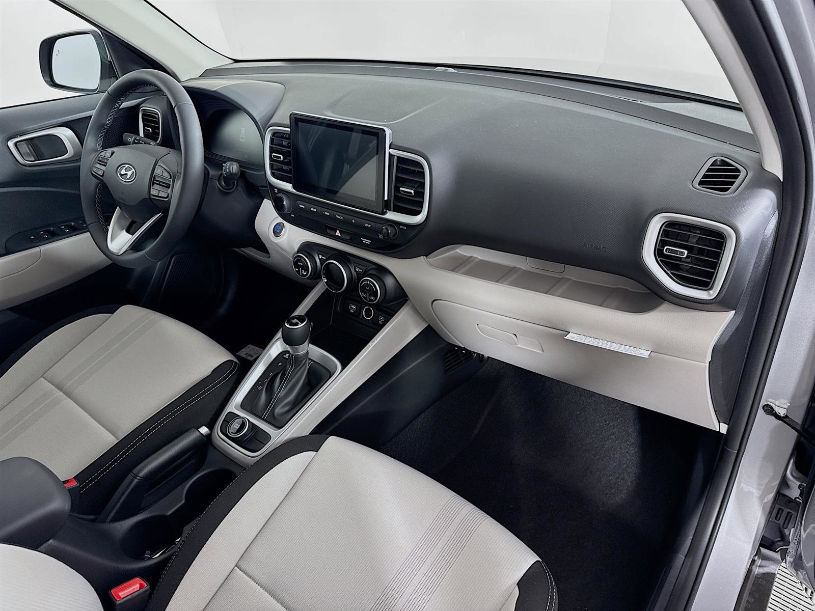 New 2025 Hyundai Venue SEL image 26
