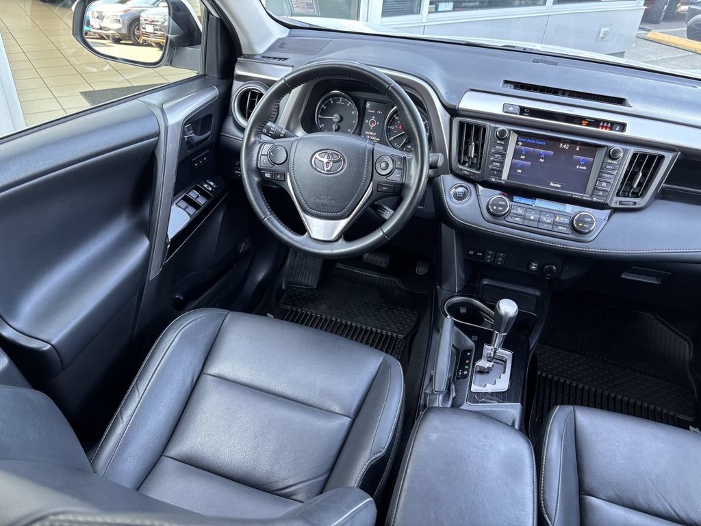Used 2018 Toyota RAV4 Limited w/ Advanced Technology Package FWD image 21
