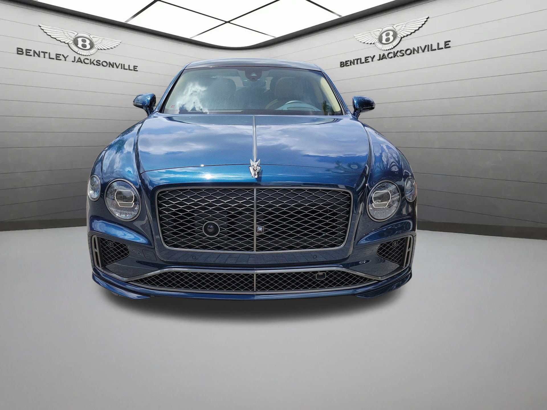 Used 2025 Bentley Flying Spur Plug-In Hybrid AWD/4WD image 14
