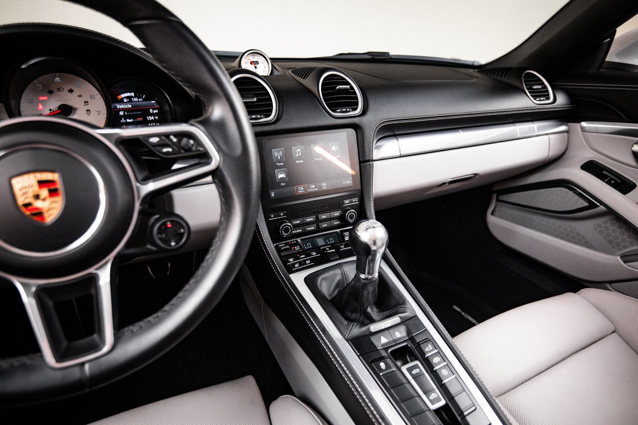 Certified 2024 Porsche 718 Boxster S RWD image 19