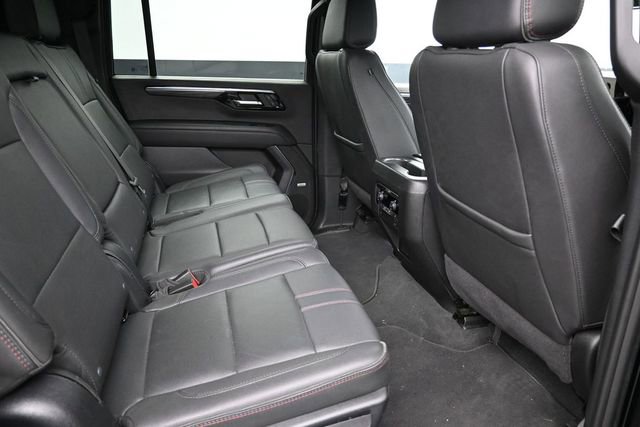 Used 2025 Chevrolet Suburban RST w/ Comfort Package AWD/4WD image 18