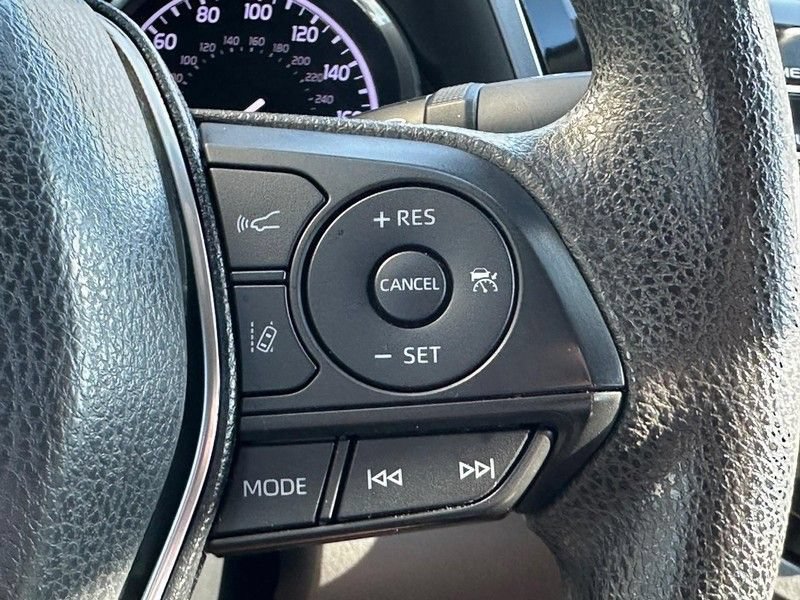 Used 2019 Toyota Camry LE w/ Convenience Package FWD image 16