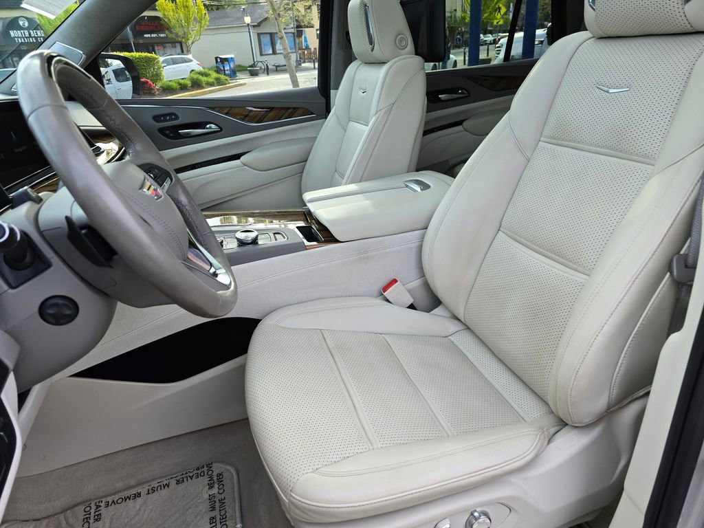 Used 2023 Cadillac Escalade Premium Luxury Platinum w/ LPO, Radiant Package AWD/4WD image 26