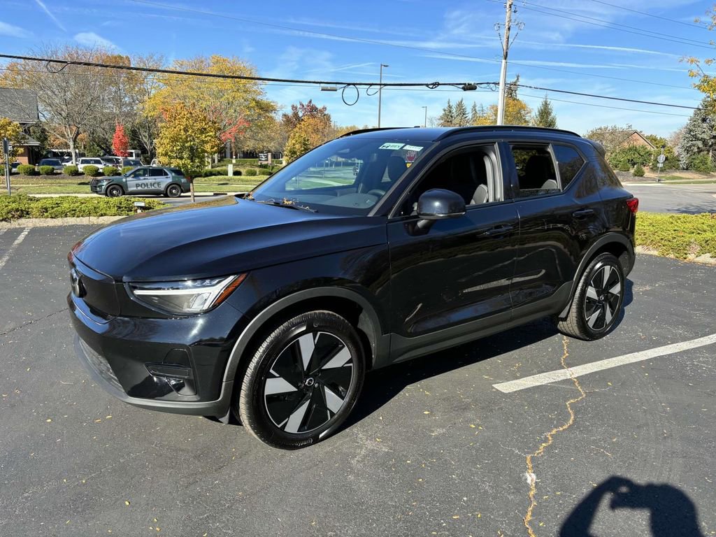 New 2024 Volvo XC40 Recharge Core w/ Protection Package Premier image 3