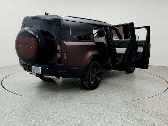 New 2026 Land Rover Defender 130 X-Dynamic SE AWD/4WD image 11
