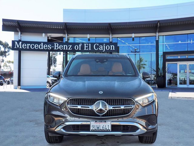 Used 2025 Mercedes-Benz GLC 300 image 2