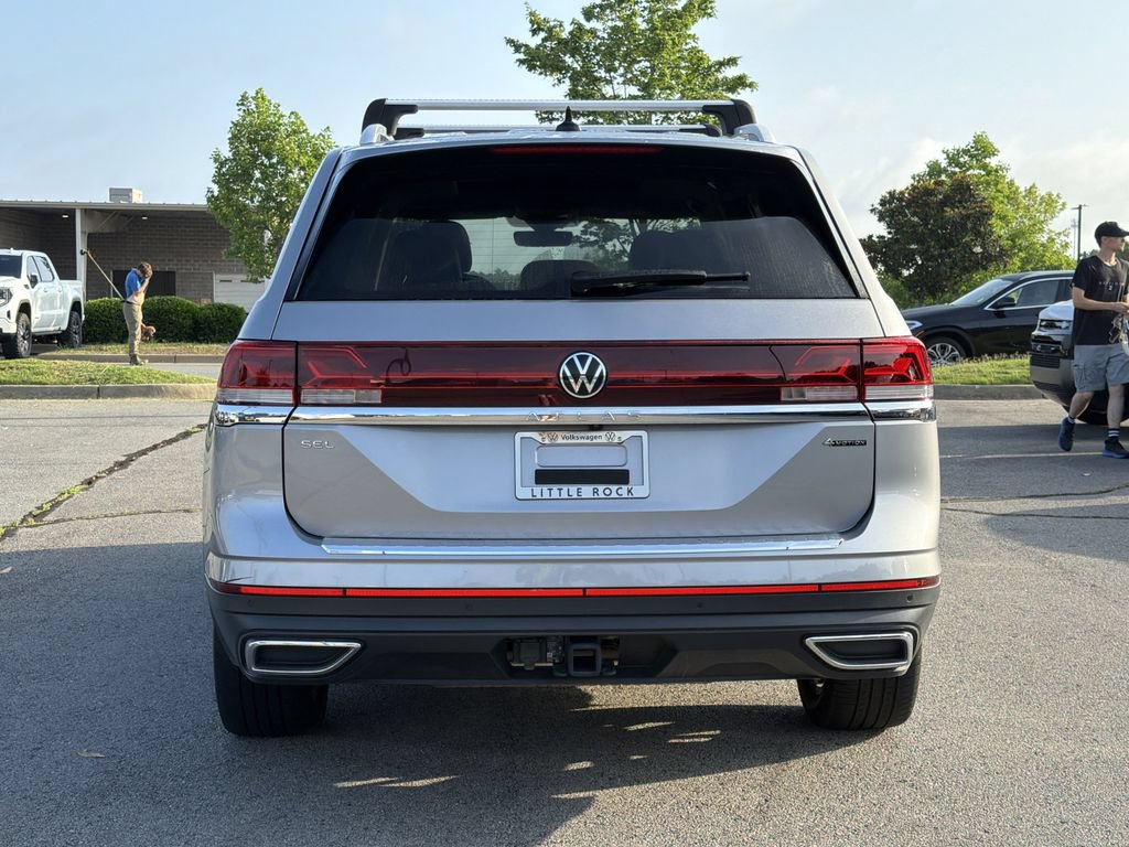 Used 2024 Volkswagen Atlas SEL AWD/4WD image 4