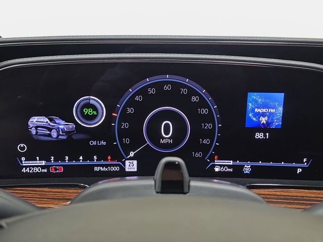 Certified 2022 Cadillac Escalade Premium Luxury AWD/4WD image 18