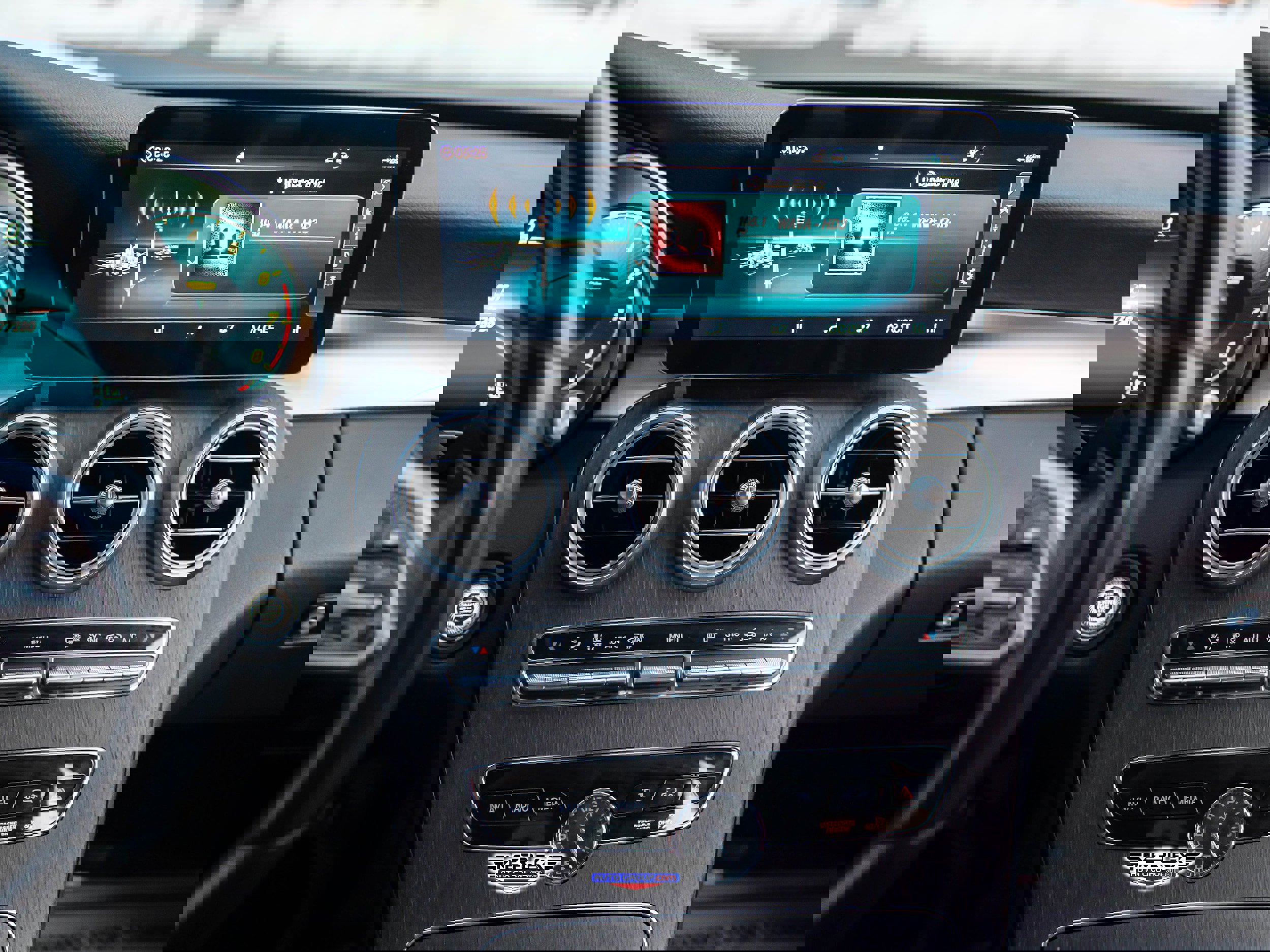 Used 2020 Mercedes-Benz C 300 4MATIC Sedan w/ AMG Line image 31