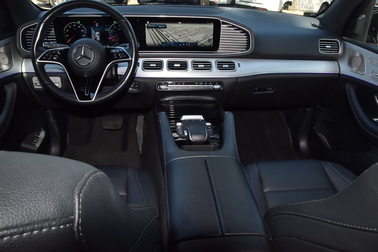 Used 2025 Mercedes-Benz GLE 350 4MATIC w/ Driver Assistance Package image 16