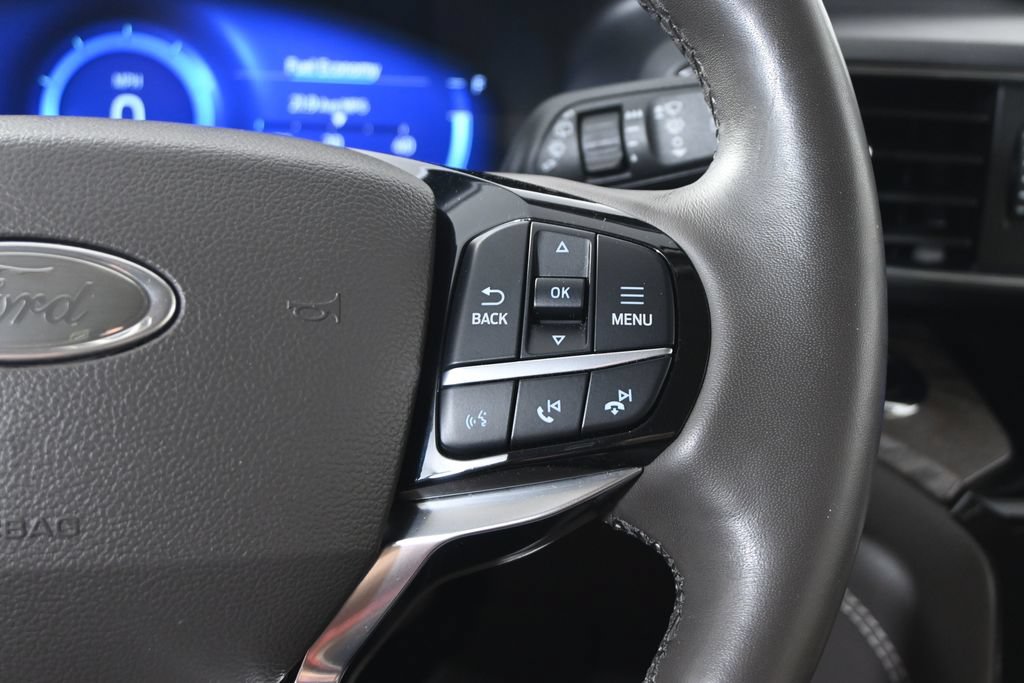 Used 2022 Ford Explorer Platinum w/ Equipment Group 601A AWD/4WD image 39