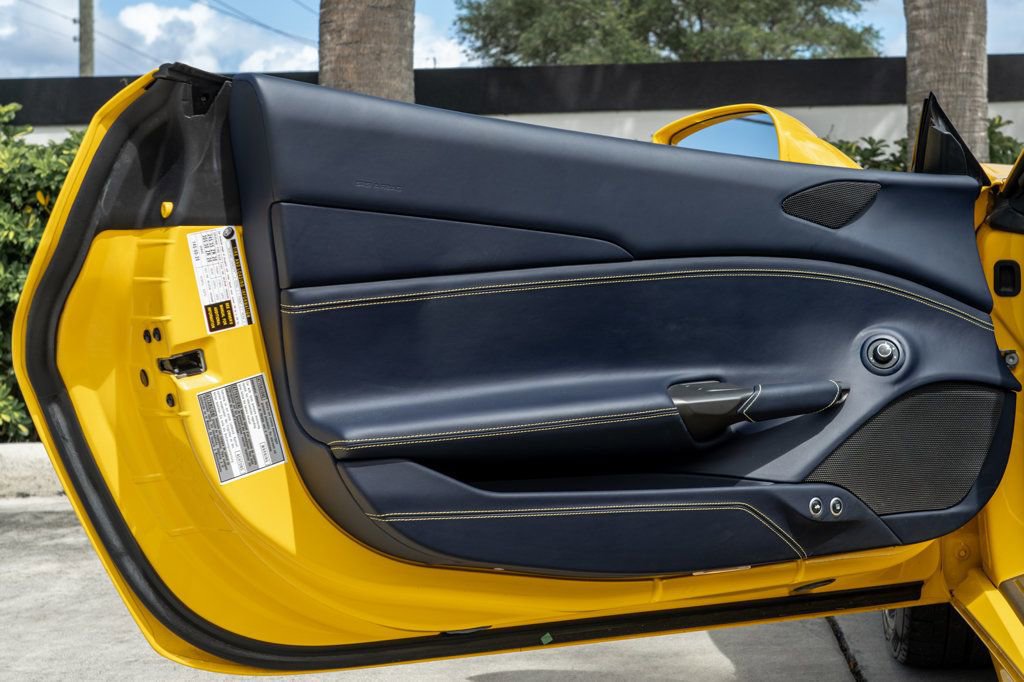 Used 2017 Ferrari 488 Spider image 28