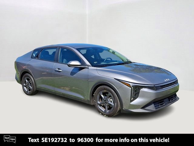 Certified 2025 Kia K4 FWD image 1