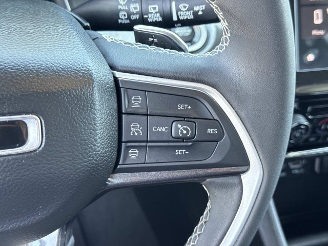 Used 2023 Jeep Grand Cherokee L Laredo AWD/4WD image 12