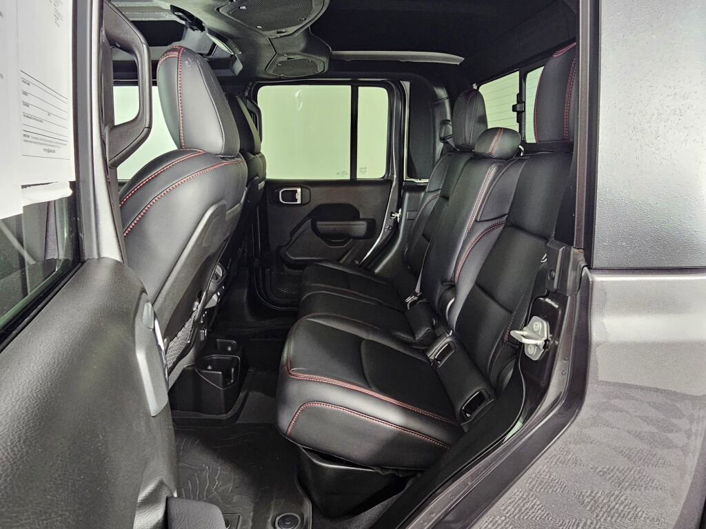 Used 2025 Jeep Gladiator Rubicon w/ Safety Group image 34