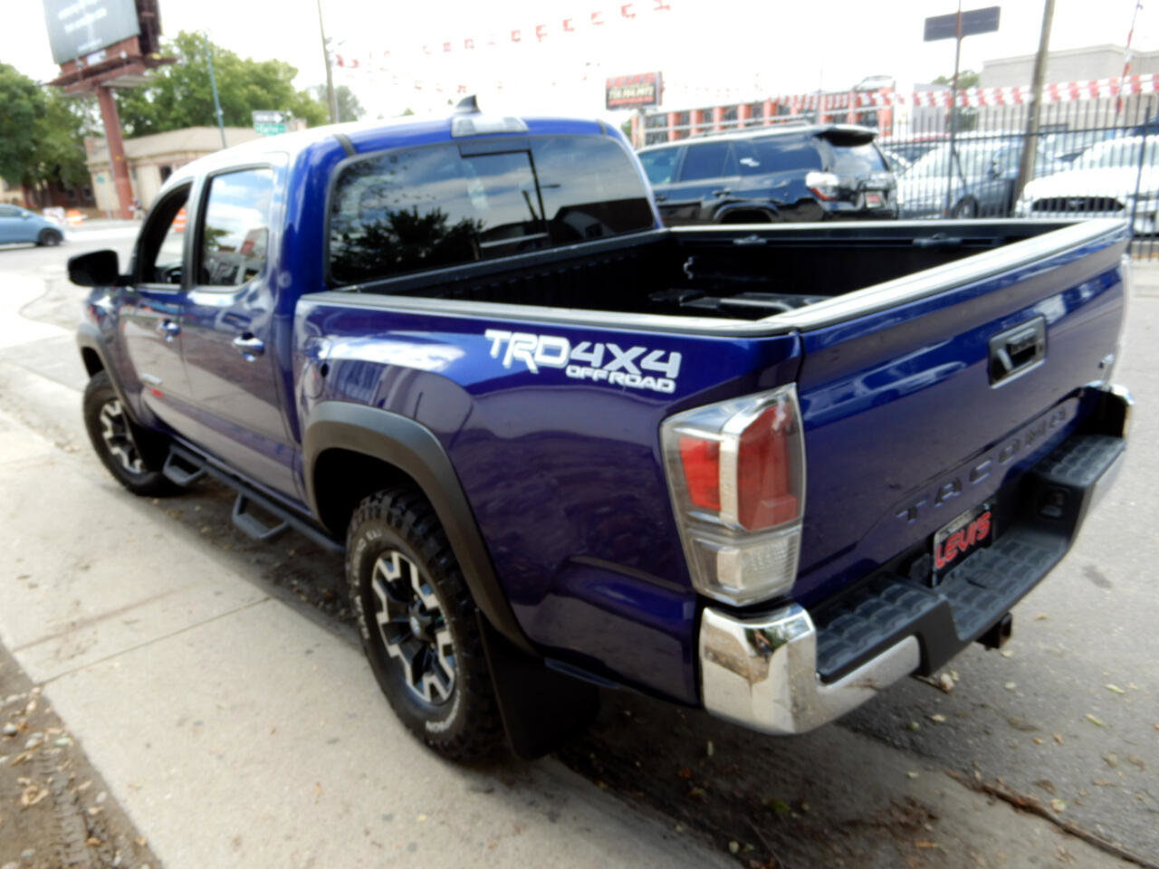Used 2022 Toyota Tacoma TRD Off-Road image 7