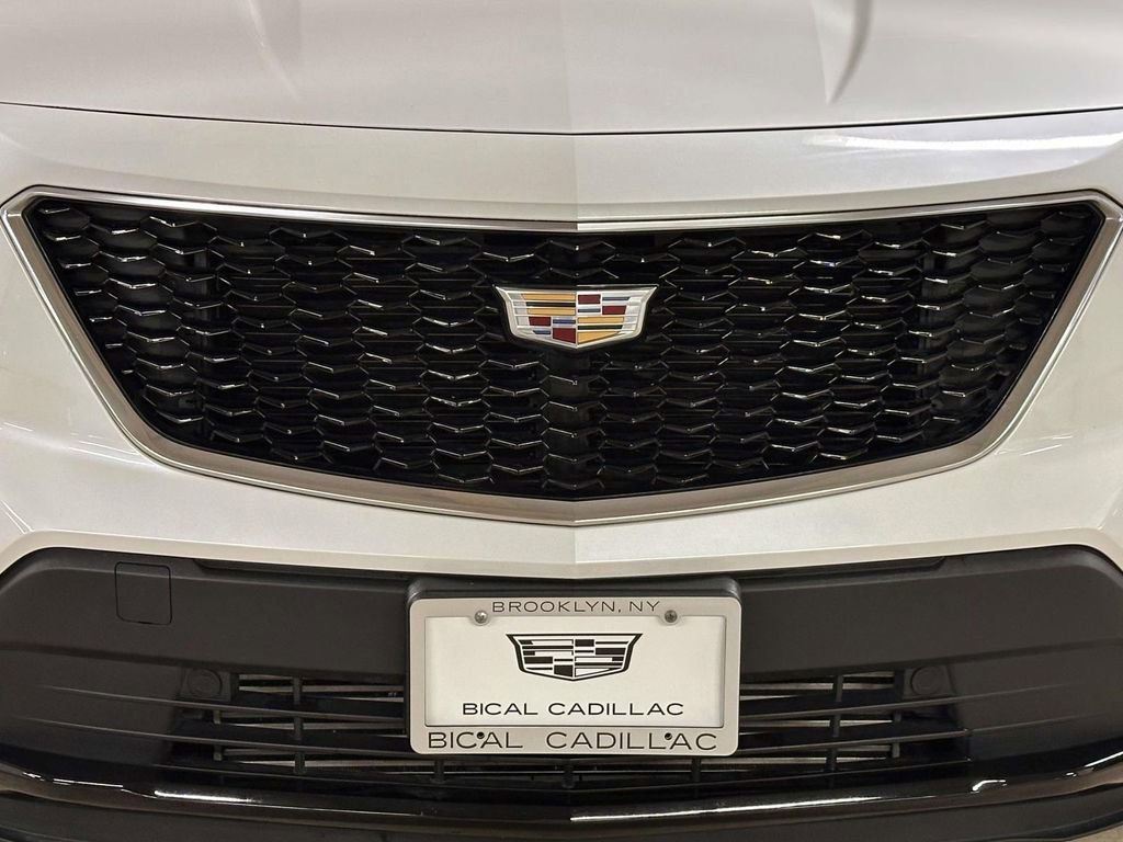 Used 2023 Cadillac XT4 Sport w/ Cold Weather Package AWD/4WD image 9