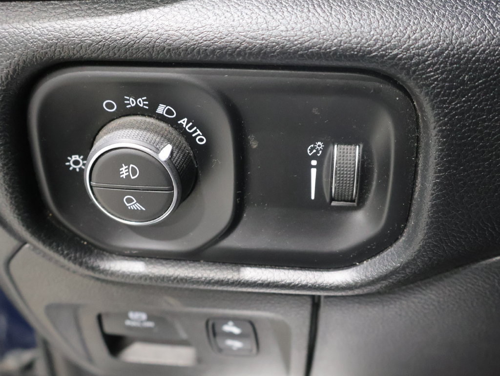 Used 2022 RAM 1500 Big Horn AWD/4WD image 32