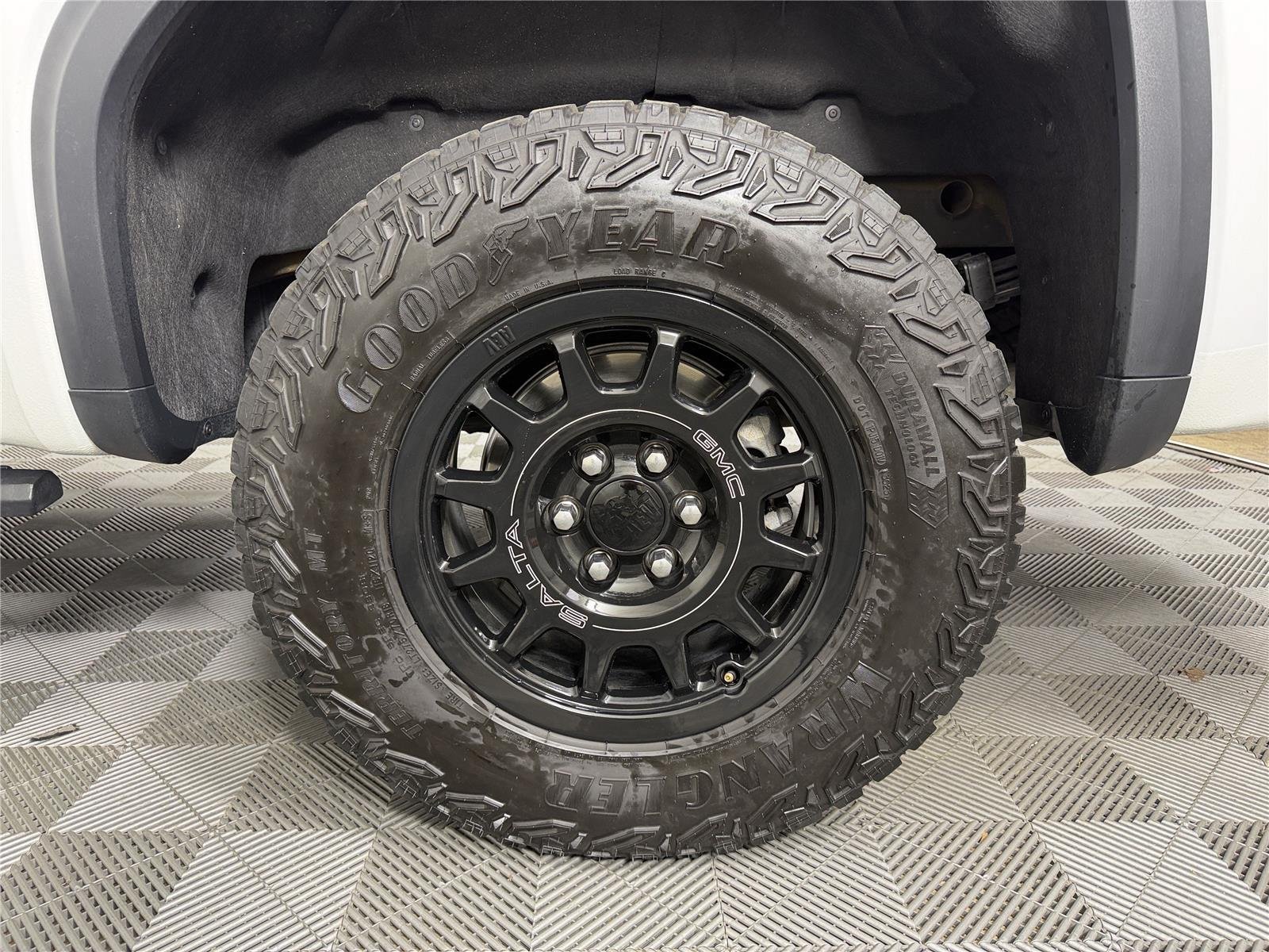 Certified 2024 GMC Sierra 1500 AT4X w/ AT4X AEV Edition AWD/4WD image 18