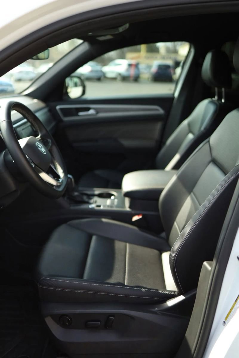 Used 2022 Volkswagen Atlas Cross Sport SE image 13