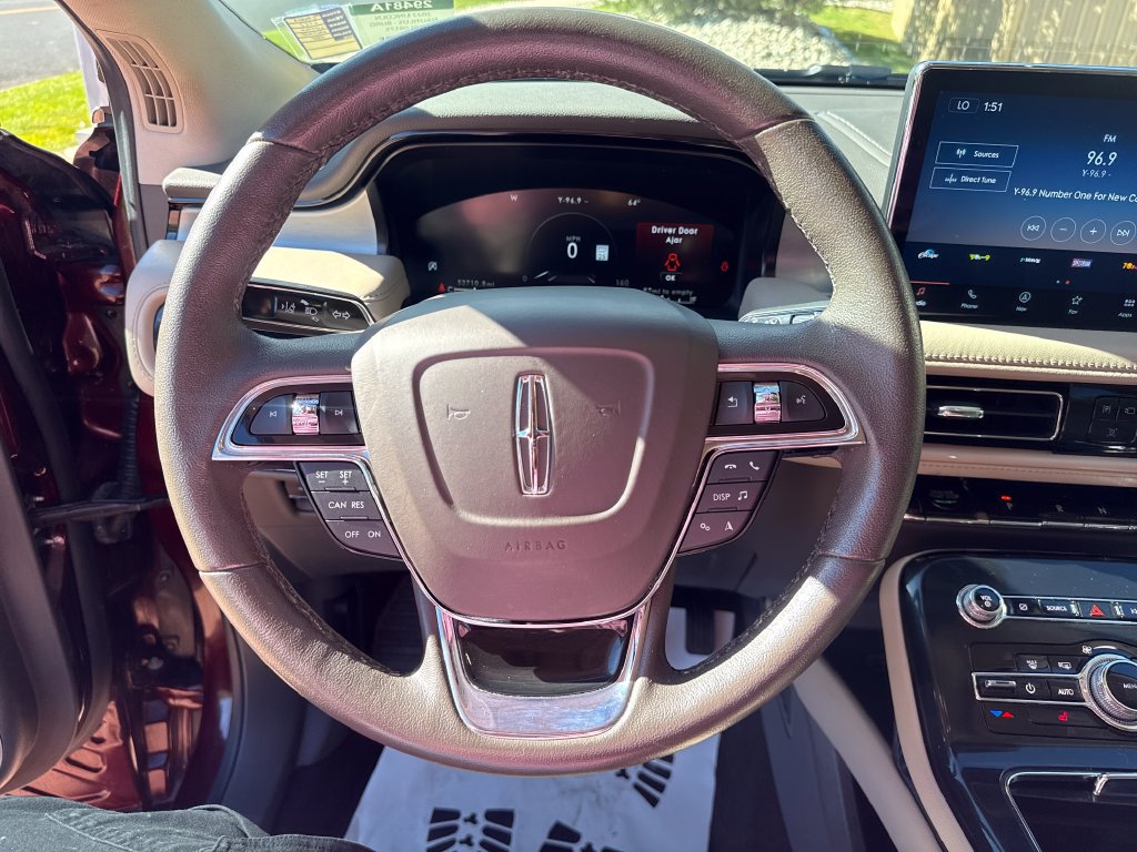 Used 2022 Lincoln Nautilus AWD w/ Premium Package image 15