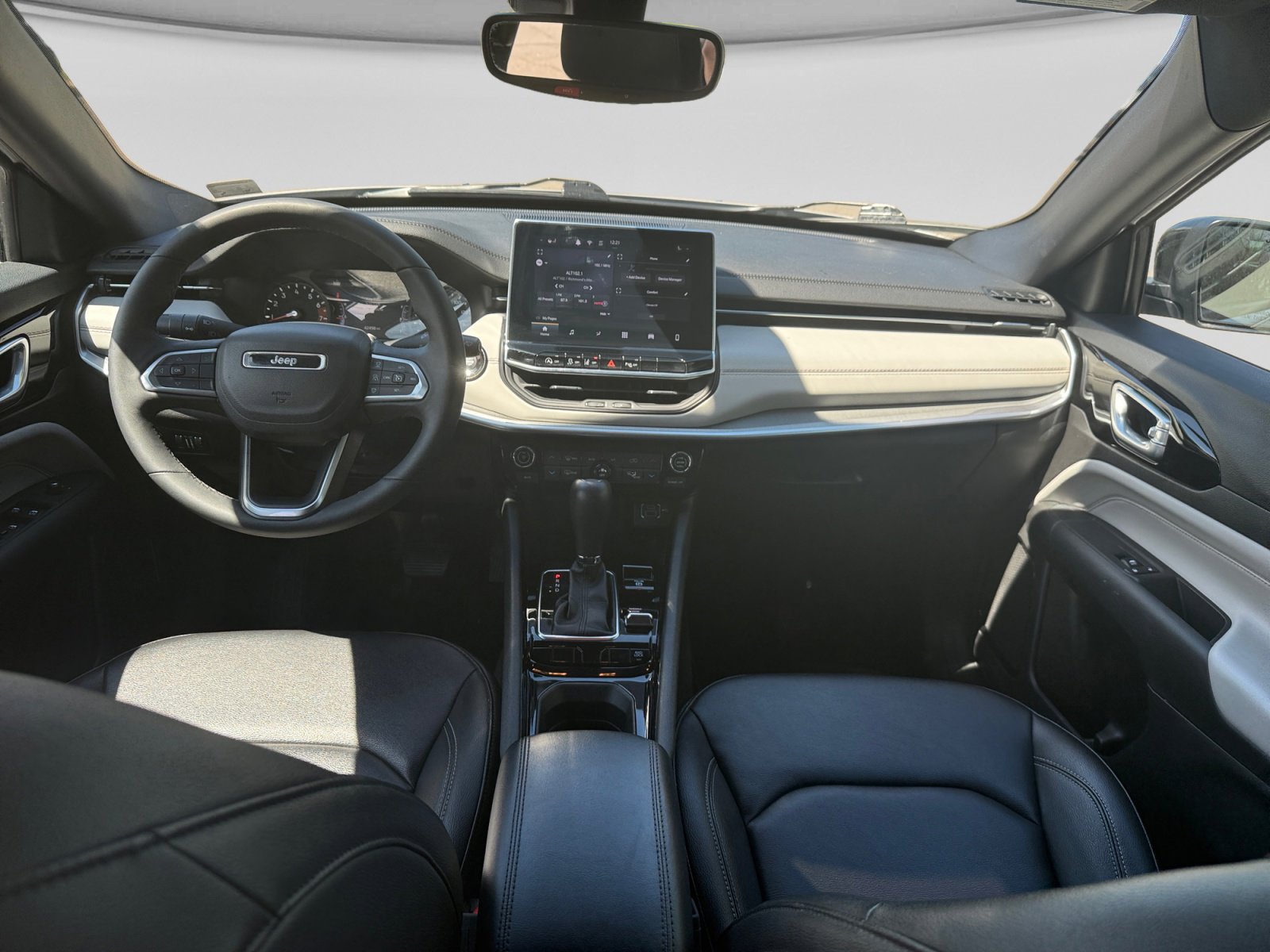 Used 2025 Jeep Compass Limited AWD/4WD image 15